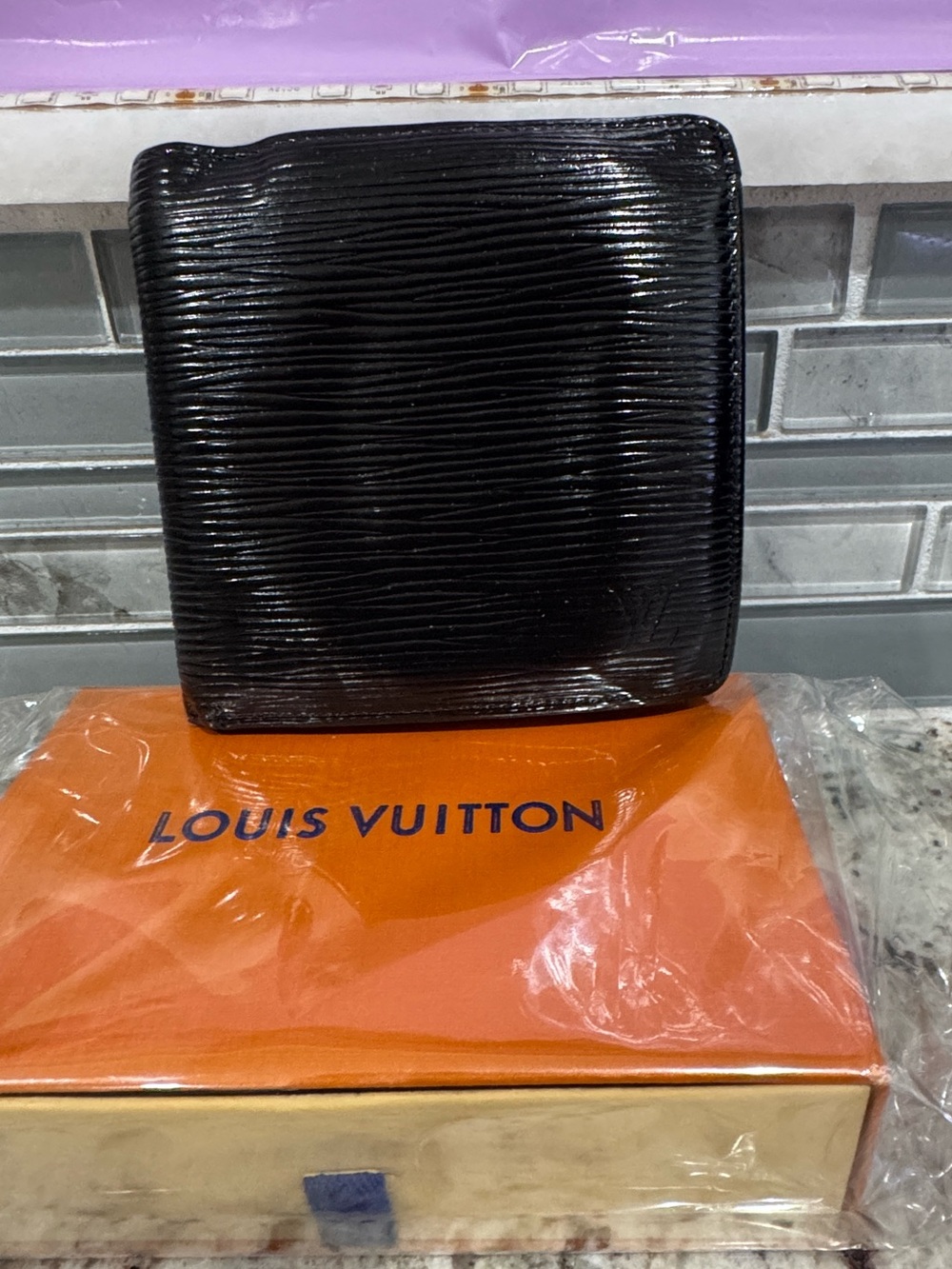 Louis Vuitto Wallet Black Epi Leather Wallet